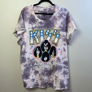 Torrid purple tie-dye kiss short sleeve graphic T-shirt. Size 4X. EUC.